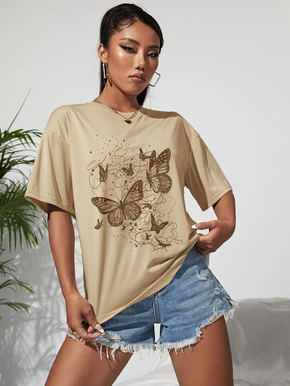 SISKIN Butterfly T Shirts for Women, Oversized Graphic Tees for Women, Plus Size Graphic Tees for Women