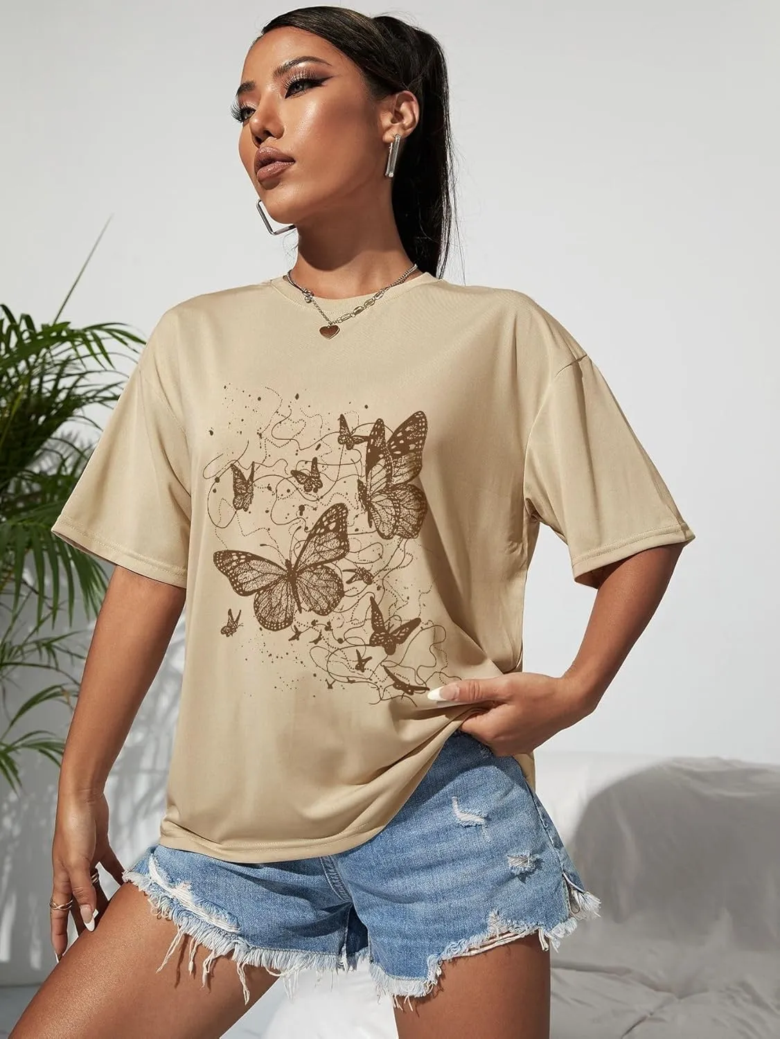 SISKIN Butterfly T Shirts for Women, Oversized Graphic Tees for Women, Plus Size Graphic Tees for Women