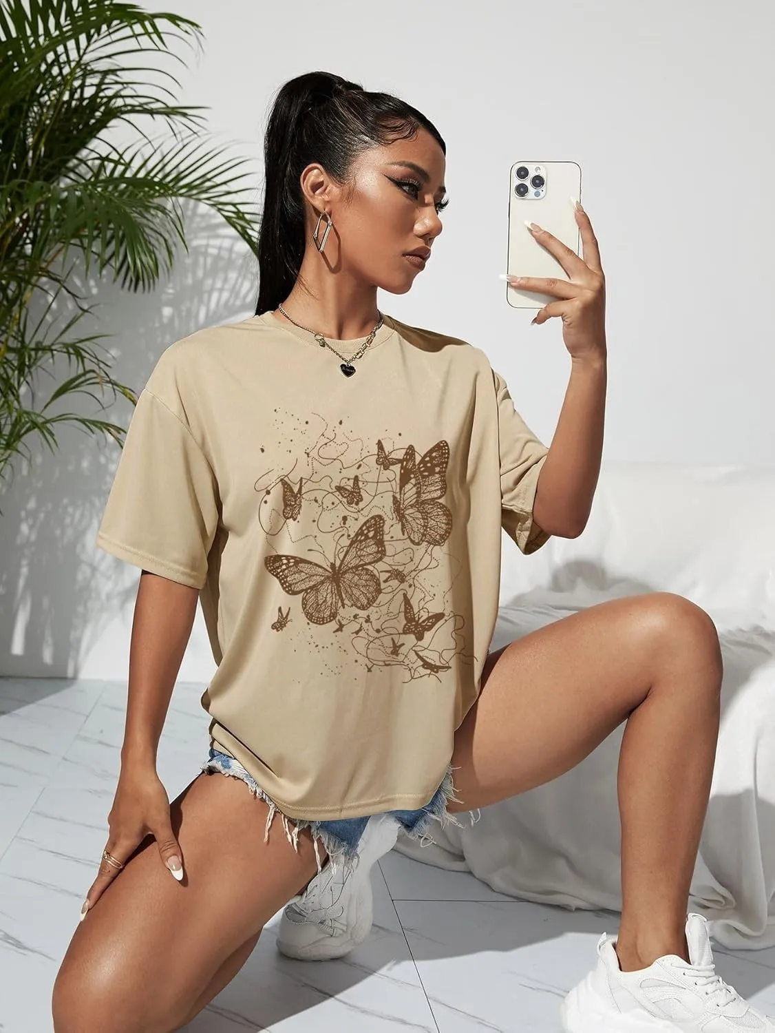 SISKIN Butterfly T Shirts for Women, Oversized Graphic Tees for Women, Plus Size Graphic Tees for Women