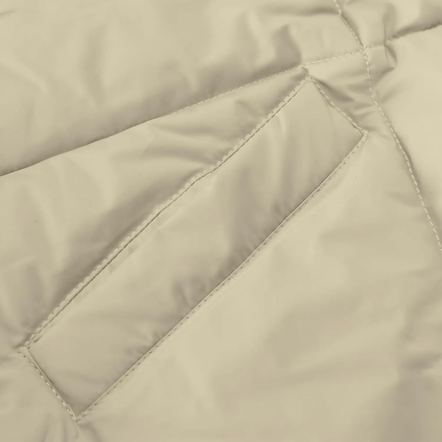 Womens Winter Cropped Puffer Jacket Oversized Long Sleeve Full Zip Puffy Coat Warm Quilted Jacket with Pockets