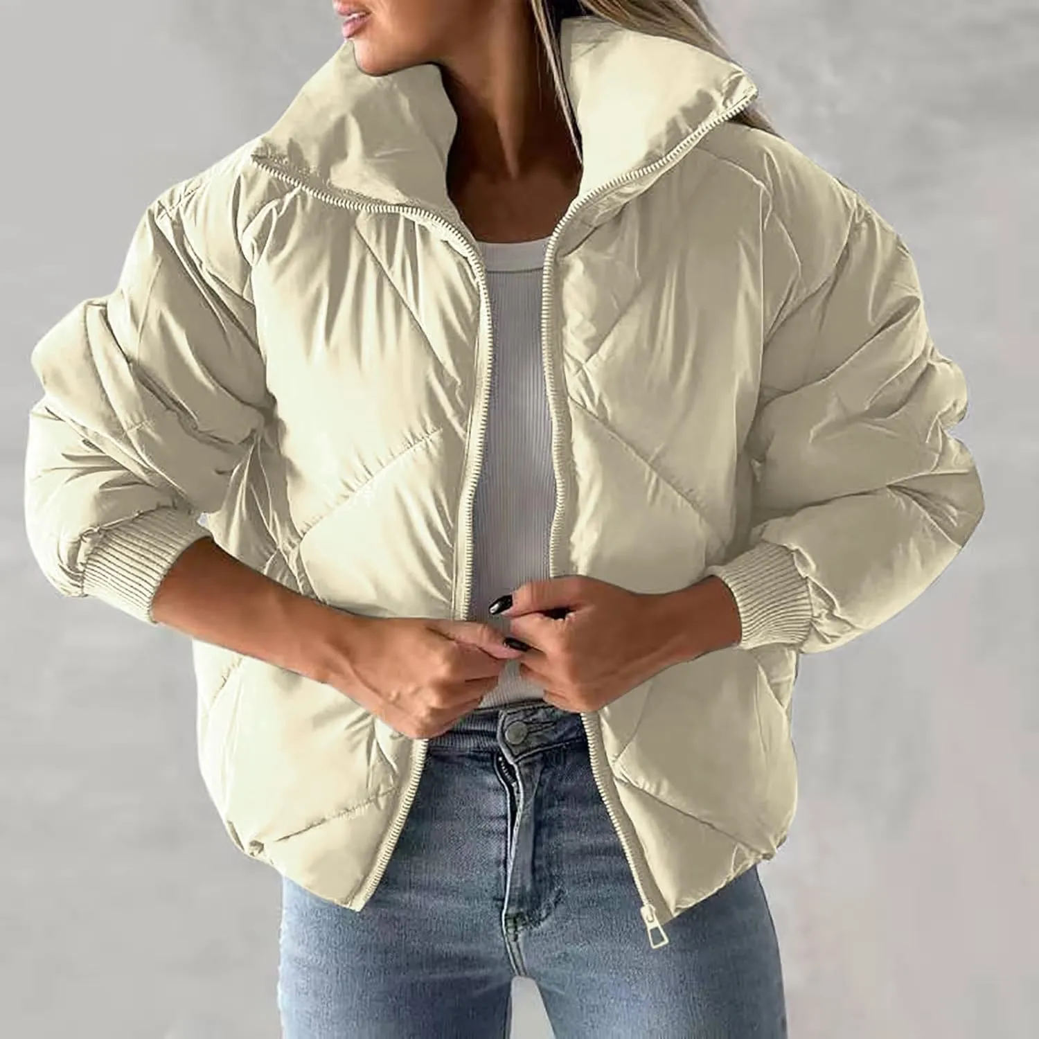 Womens Winter Cropped Puffer Jacket Oversized Long Sleeve Full Zip Puffy Coat Warm Quilted Jacket with Pockets