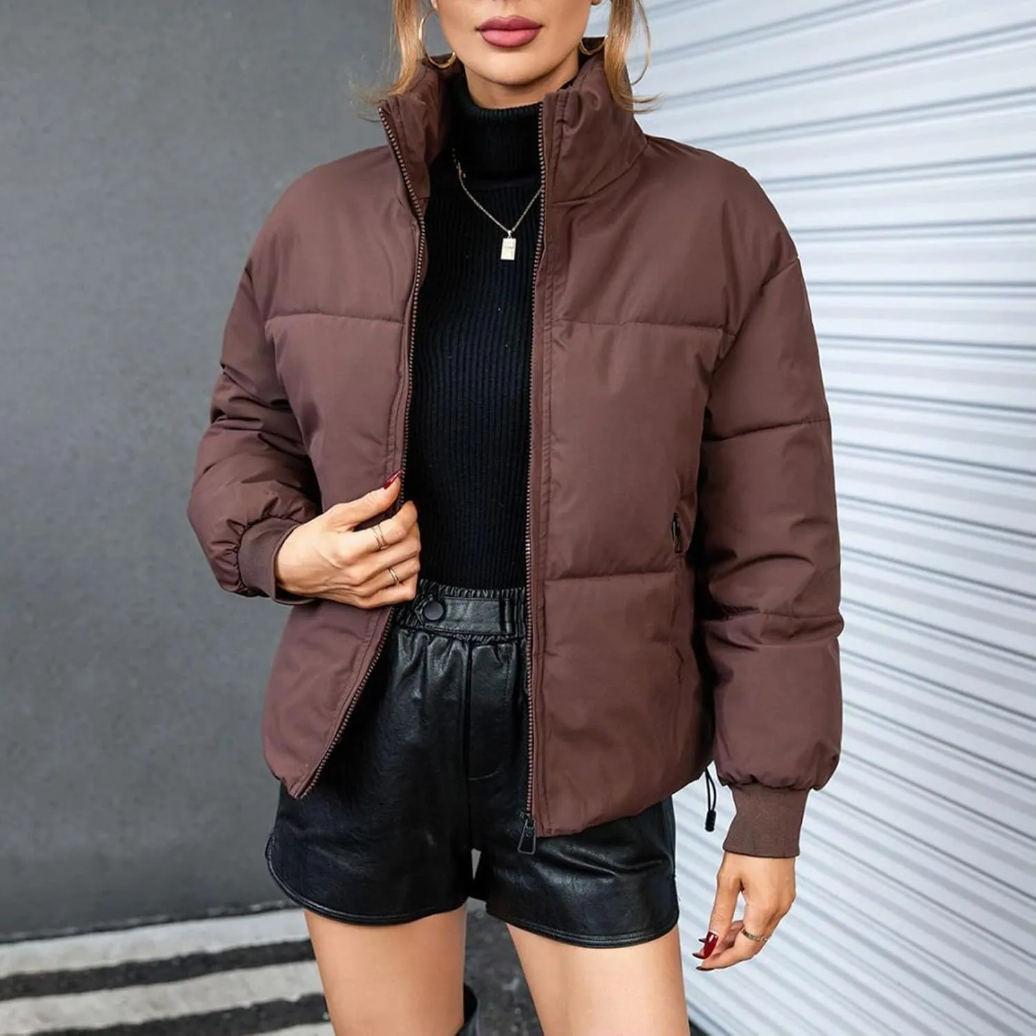 Women's Winter Quilted Jackets Full Zip Long Sleeve Puffer Jackets Short Quilted Warm Puffer Down Coats with Pockets